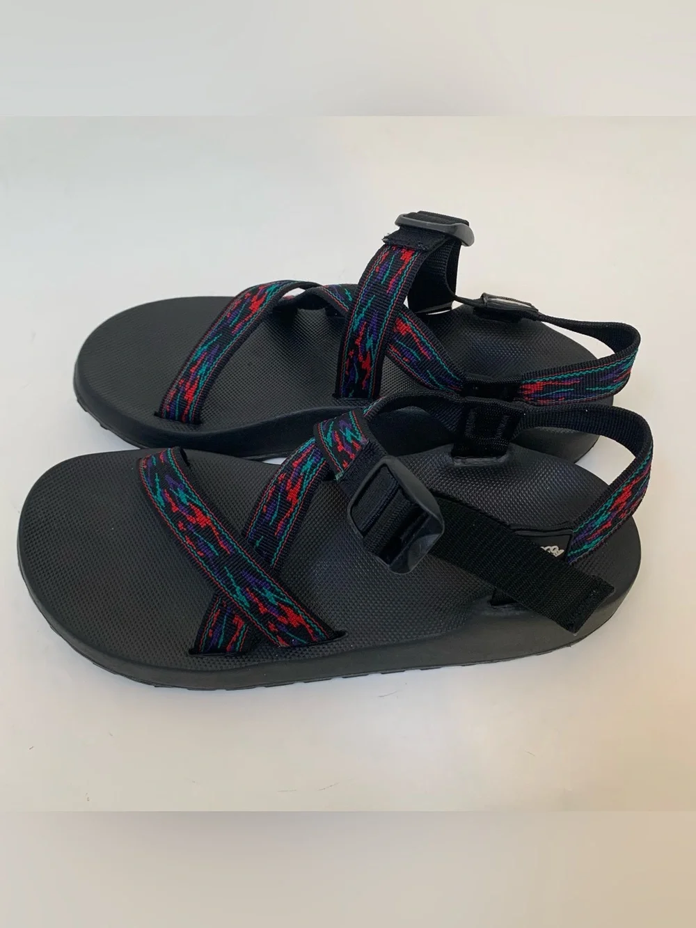 Chaco Z1 Classic Sandals Mens 11 Red Geometric Straps Hiking Sport Gorpwear